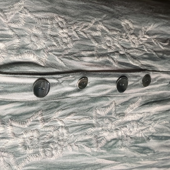 100 rayon embroidered double dyed 3/4 length sleeve mother of pearl button tunic - Picture 7 of 15